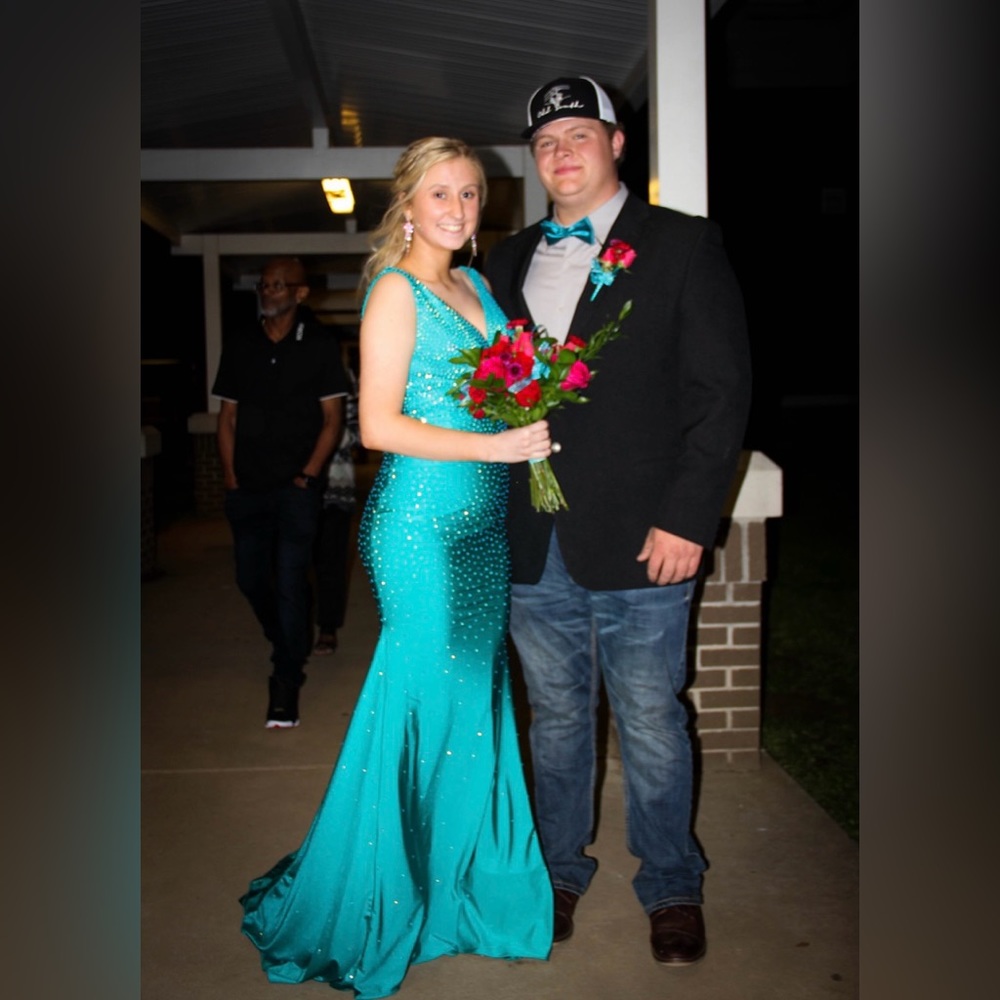 Jonathan Kanye 
Size 6, very stretchy 
Bought at Glitz & Gowns in Alabaster, Al